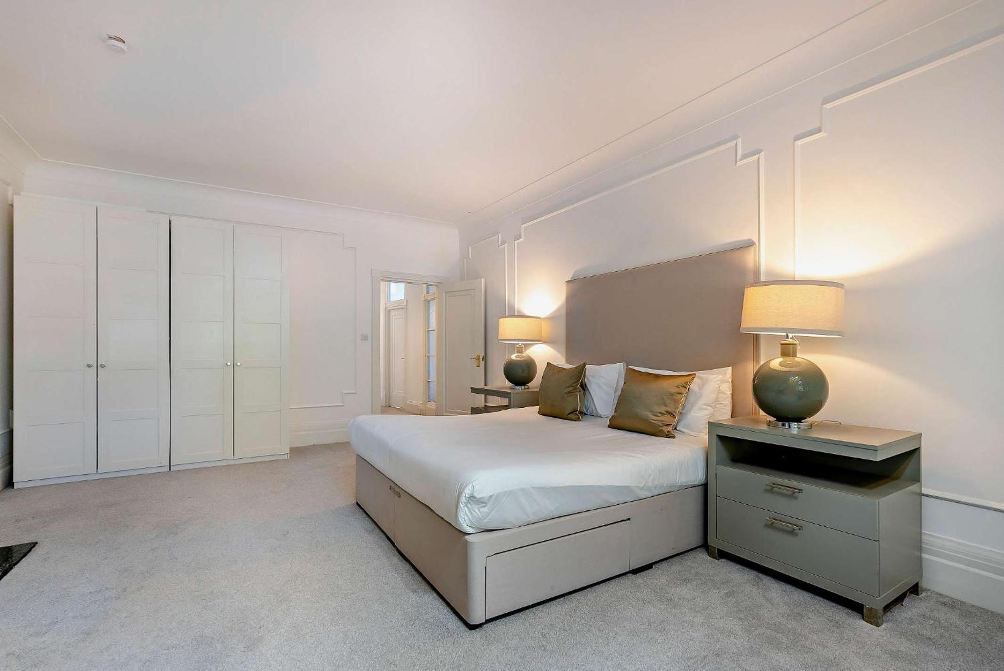 Strathmore Court Londra