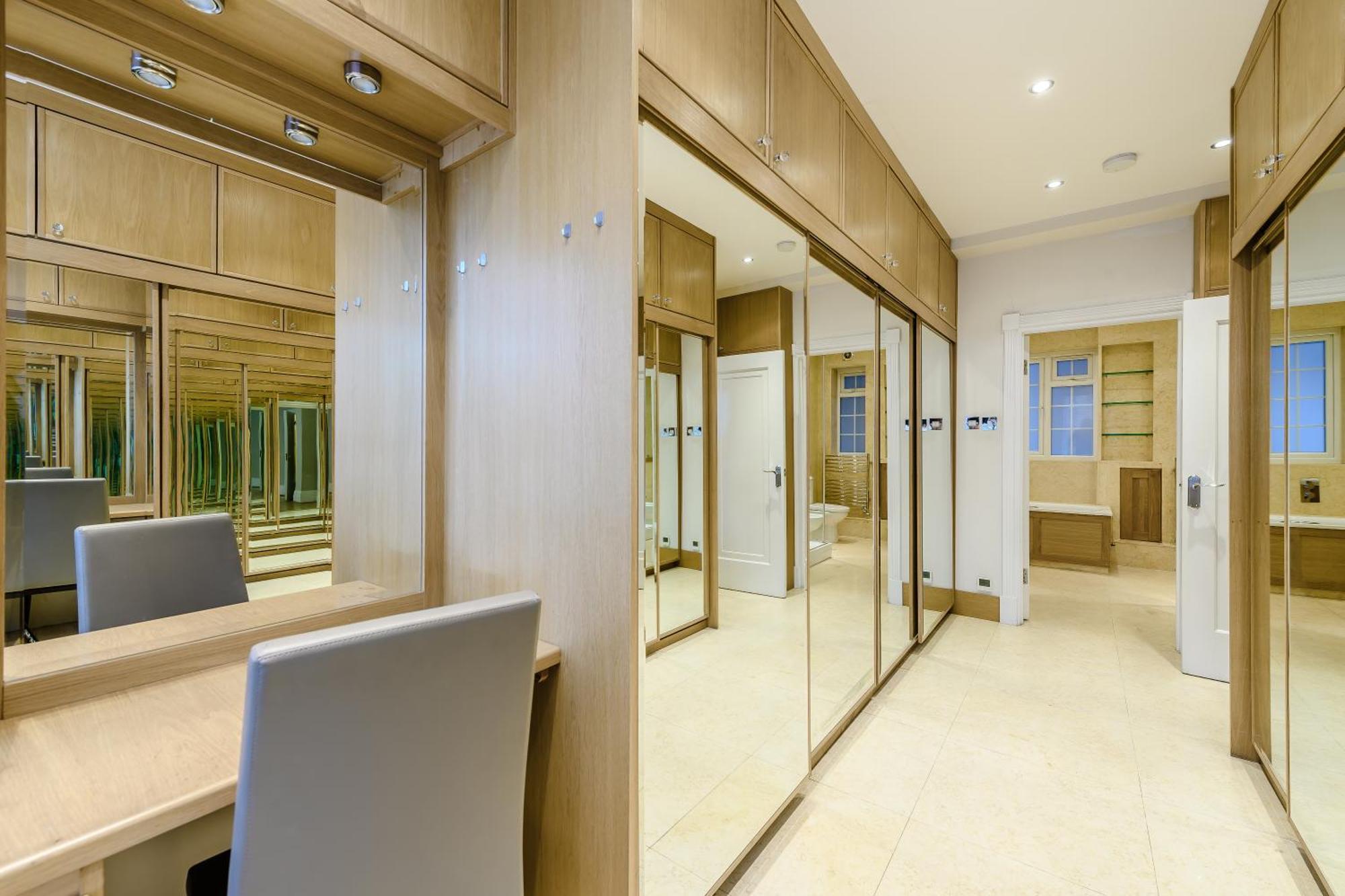 Strathmore Court Londra