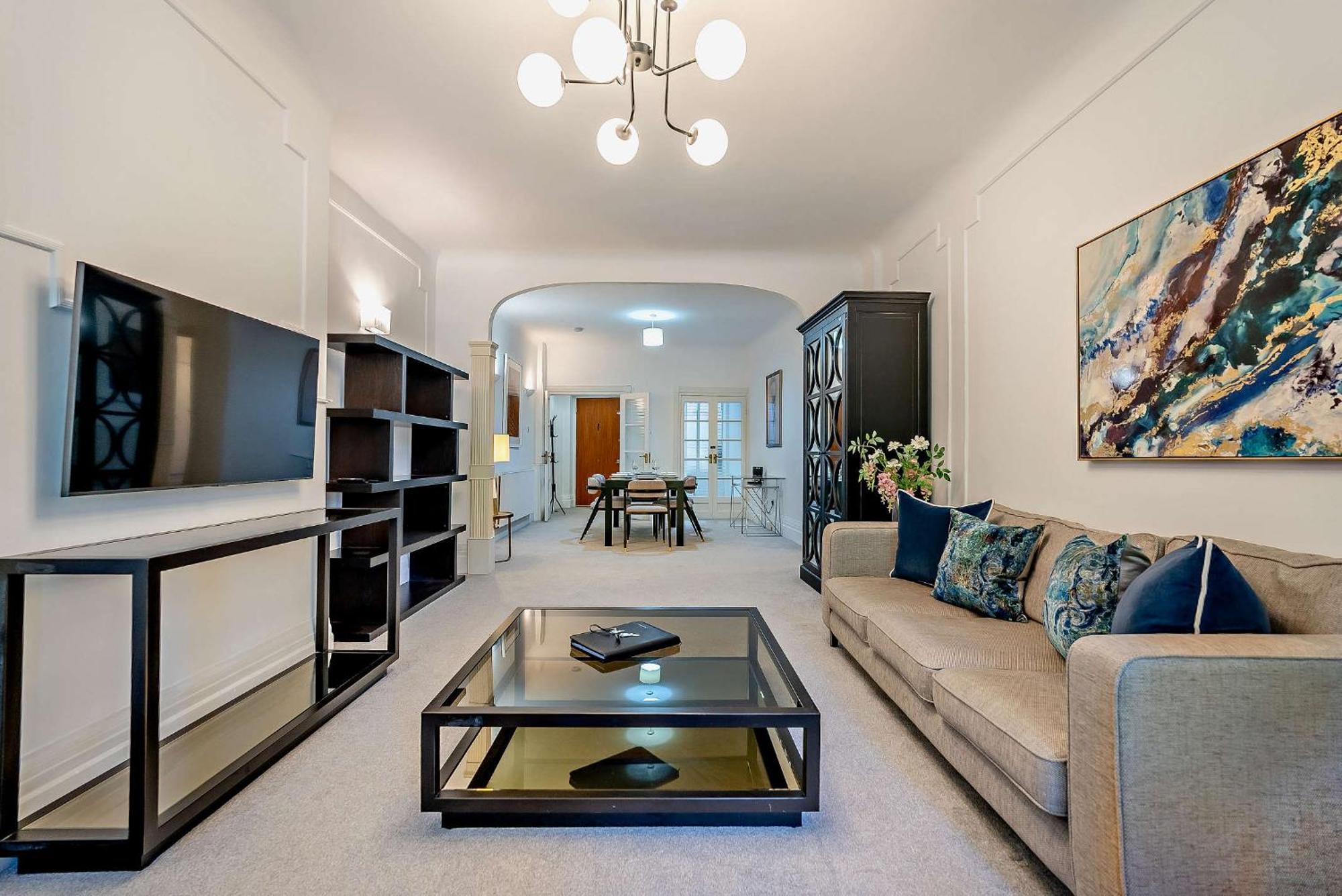 Strathmore Court